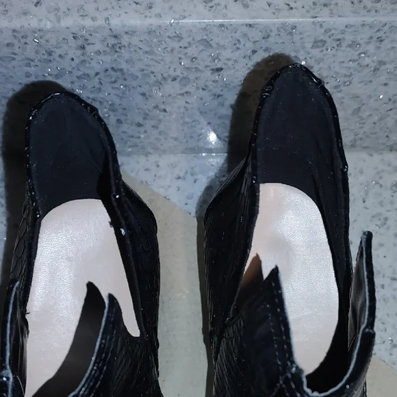 Elegant Black Textured Ankle Booties - Picture 3 of 5